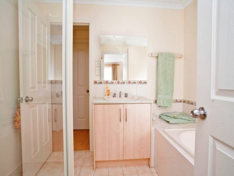 6 Mountain Ash Court, Hackham SA 5163