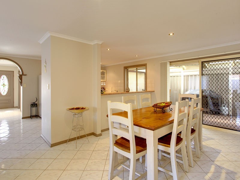 4 Cambourne Crescent, Seaford SA 5169