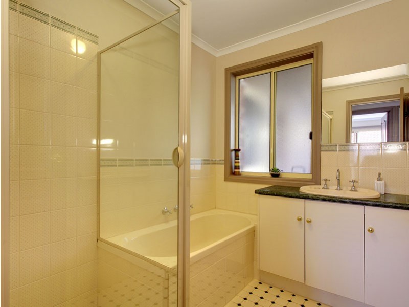 4 Cambourne Crescent, Seaford SA 5169