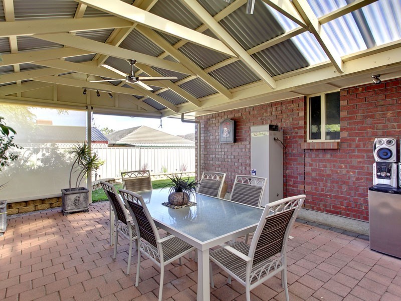 4 Cambourne Crescent, Seaford SA 5169