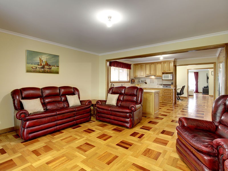 17 Philipson Crescent, Sheidow Park SA 5158