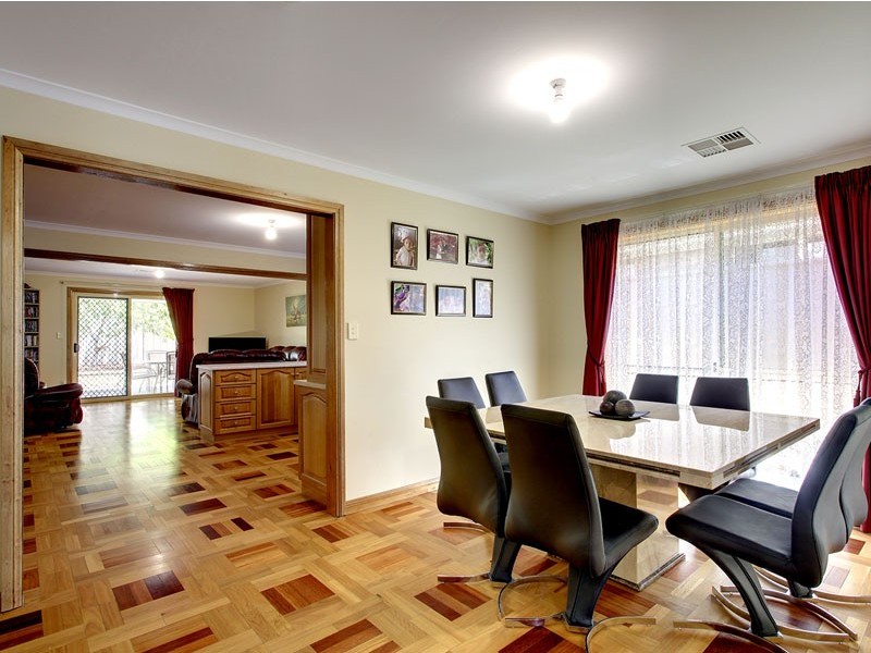 17 Philipson Crescent, Sheidow Park SA 5158