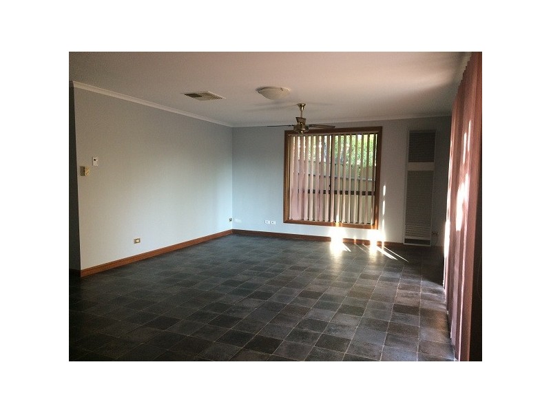 13 Hurtle Court, Woodcroft SA 5162