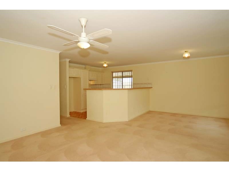 1 Vidmar Court, Woodcroft SA 5162