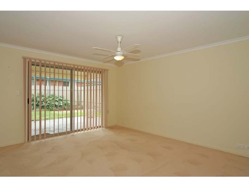 1 Vidmar Court, Woodcroft SA 5162