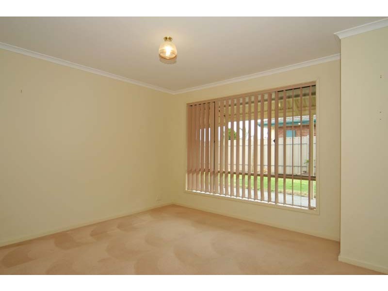 1 Vidmar Court, Woodcroft SA 5162