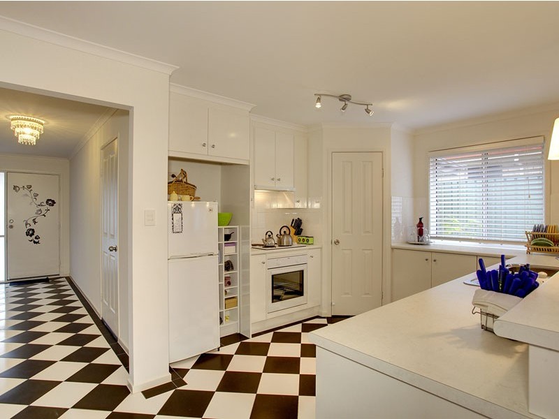 4 Sapphire Way, Aldinga Beach SA 5173