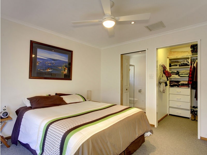 15 Abiona Street, Flagstaff Hill SA 5159