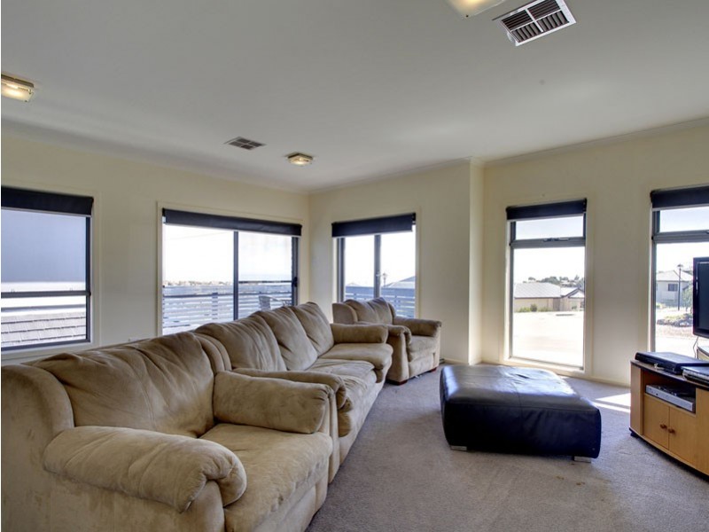 72 Elizabeth Crescent, Hallett Cove SA 5158