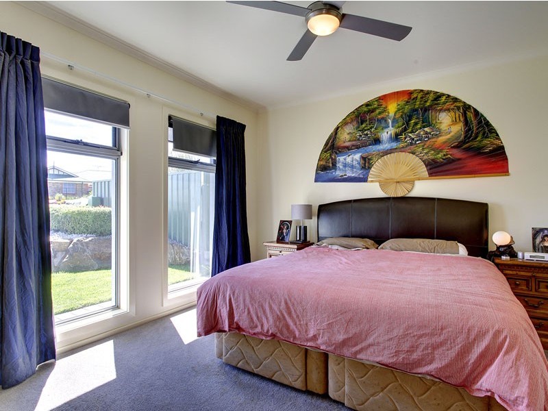 72 Elizabeth Crescent, Hallett Cove SA 5158