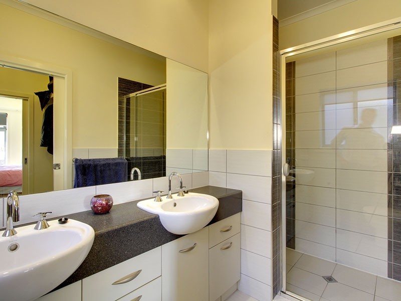 72 Elizabeth Crescent, Hallett Cove SA 5158