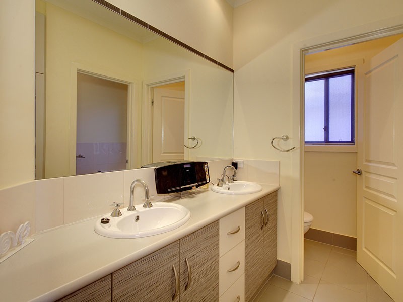 72 Elizabeth Crescent, Hallett Cove SA 5158