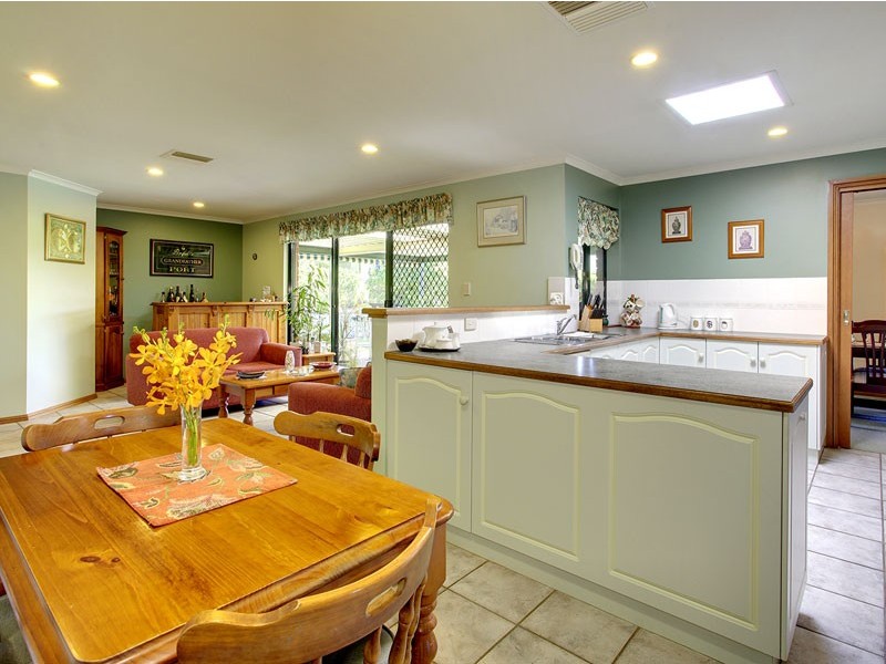 24 Valley View Drive, Mclaren Vale SA 5171