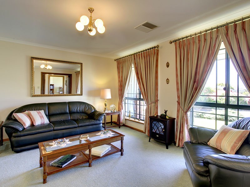 24 Valley View Drive, Mclaren Vale SA 5171