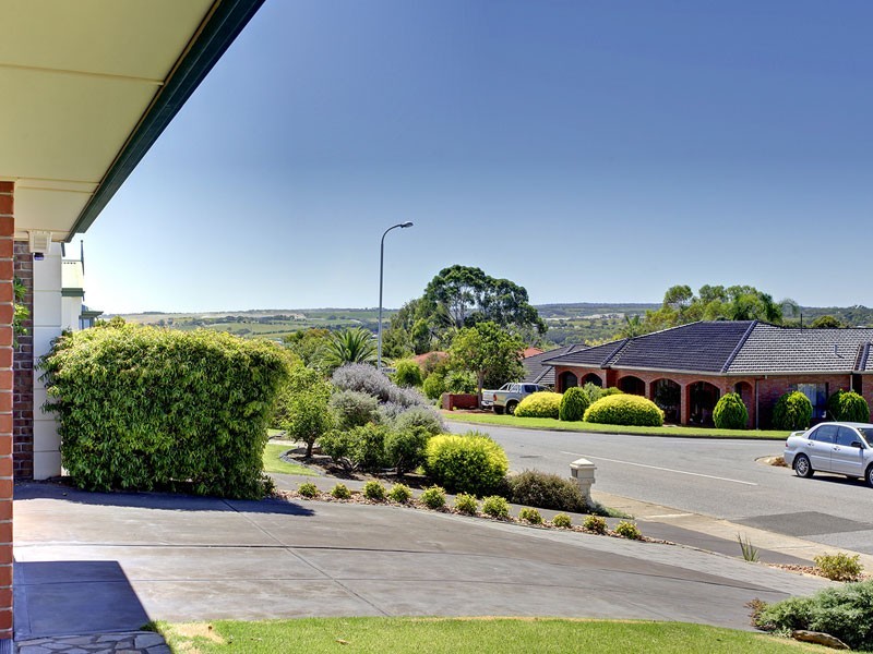 24 Valley View Drive, Mclaren Vale SA 5171