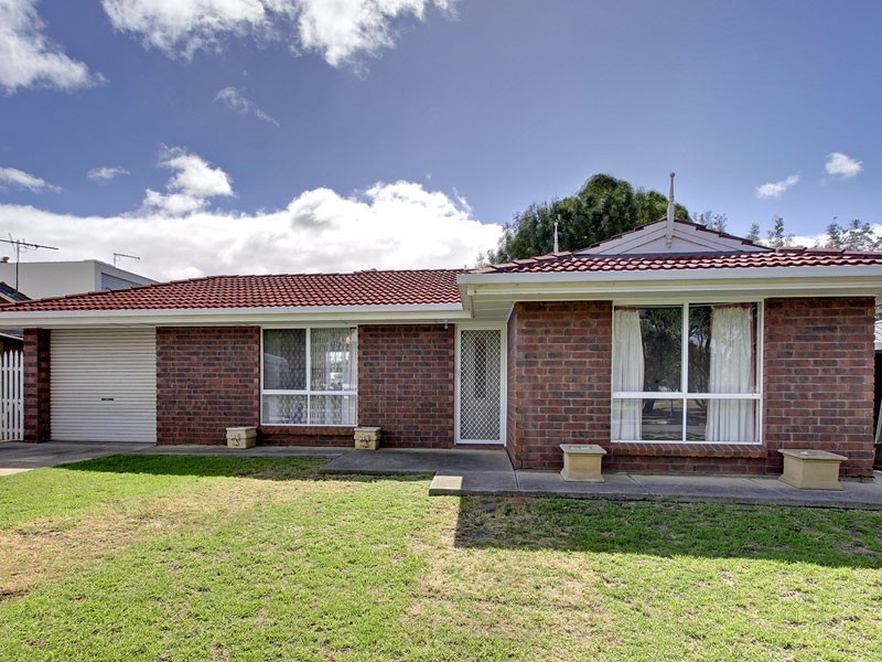 11 Caffrey Crescent, Port Willunga SA 5173