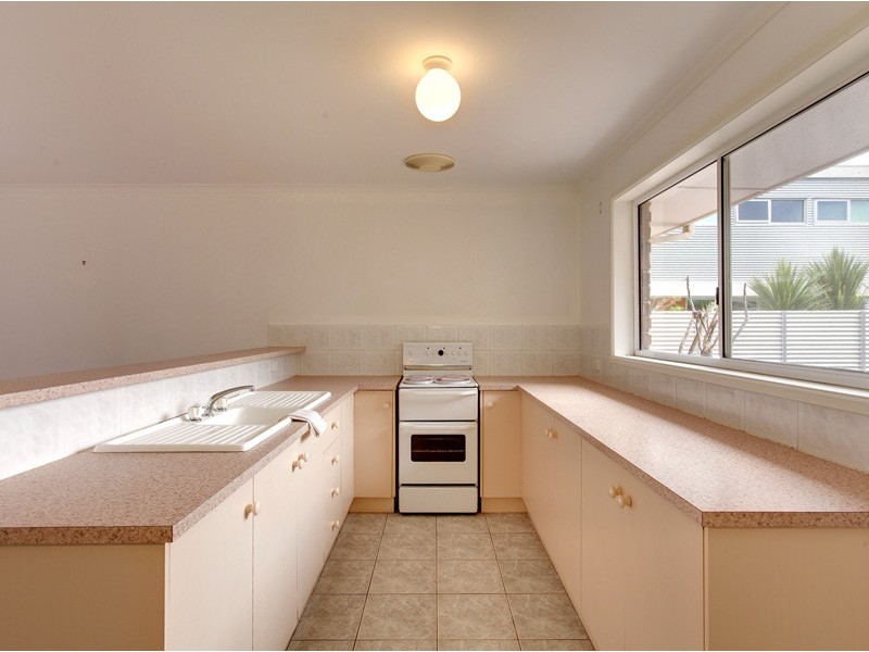 11 Caffrey Crescent, Port Willunga SA 5173