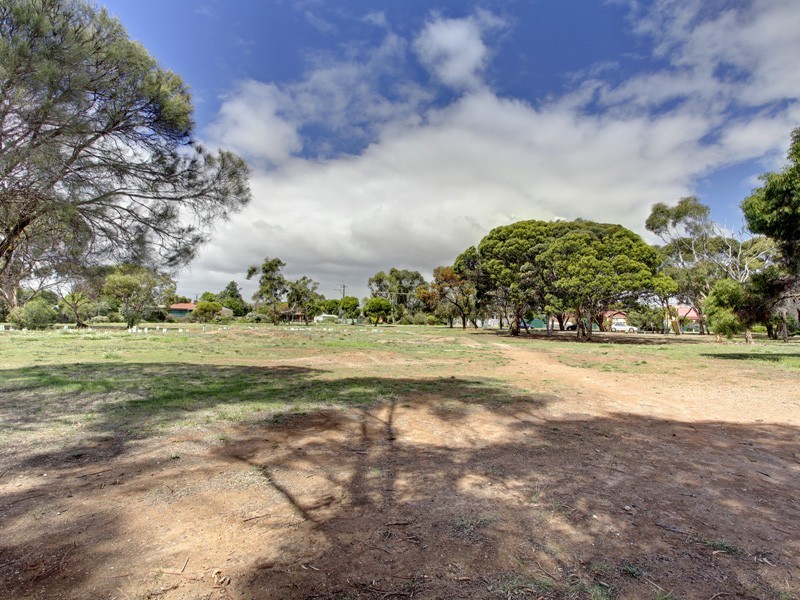 11 Caffrey Crescent, Port Willunga SA 5173