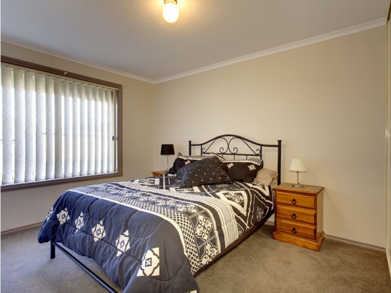 4 Cambourne Crescent, Seaford SA 5169