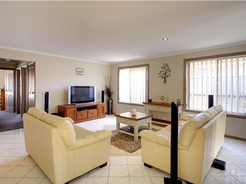 4 Cambourne Crescent, Seaford SA 5169