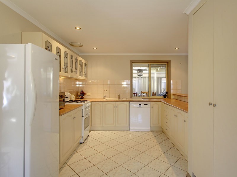 4 Cambourne Crescent, Seaford SA 5169
