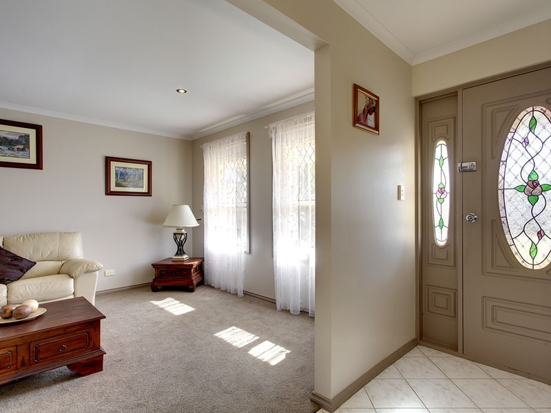 4 Cambourne Crescent, Seaford SA 5169
