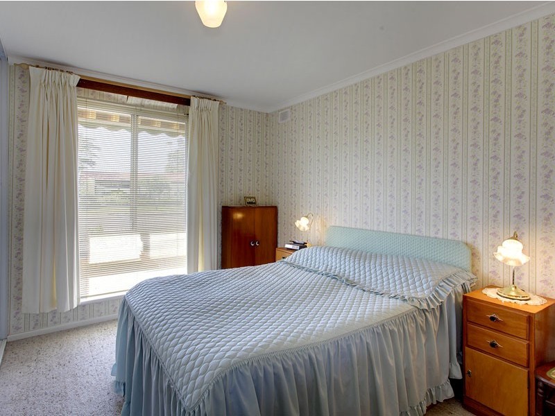 8 Helmsman Terrace, Seaford SA 5169