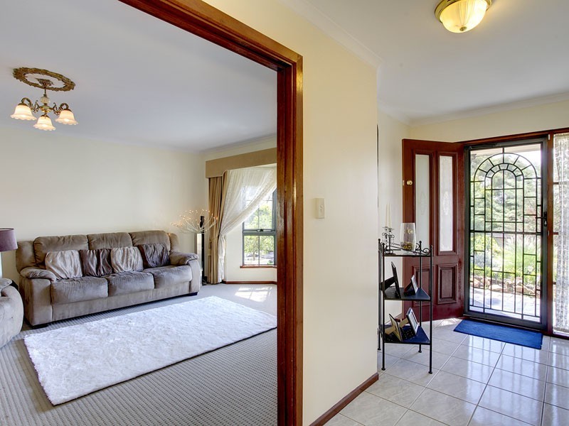 23 Songlark Grove, Flagstaff Hill SA 5159