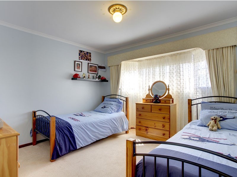 23 Songlark Grove, Flagstaff Hill SA 5159