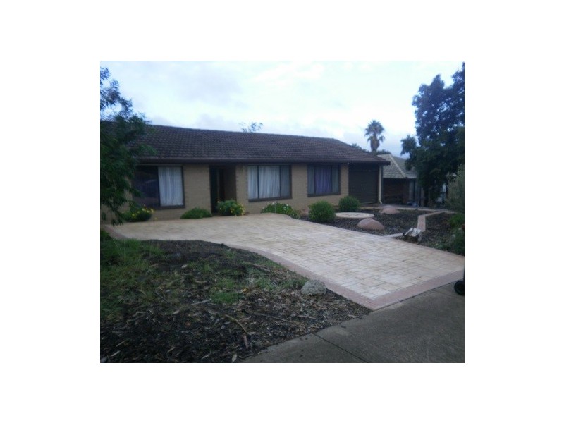 12 Whiteley Drive, Trott Park SA 5158