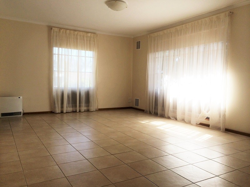 23 Barrdickson Crescent, Happy Valley SA 5159