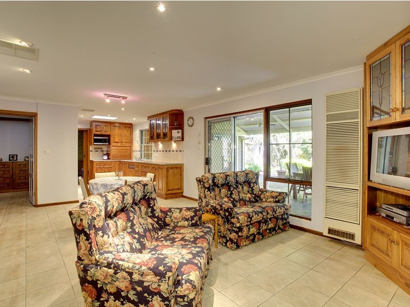 10 Shiraz Court, Aberfoyle Park SA 5159