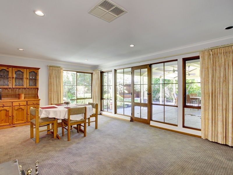 10 Shiraz Court, Aberfoyle Park SA 5159