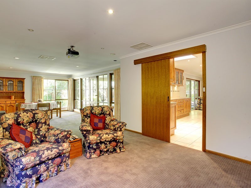 10 Shiraz Court, Aberfoyle Park SA 5159
