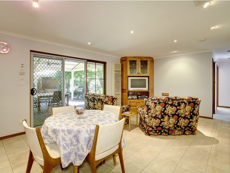 10 Shiraz Court, Aberfoyle Park SA 5159