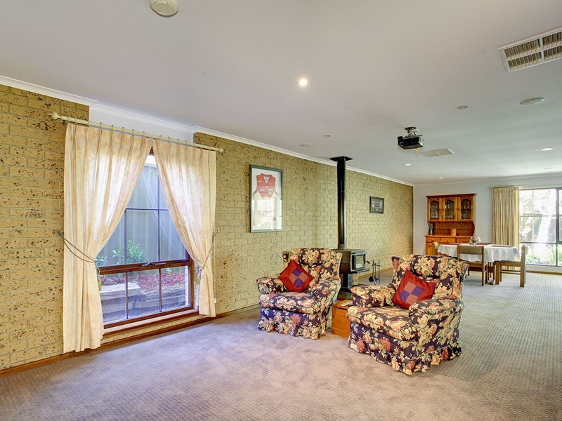 10 Shiraz Court, Aberfoyle Park SA 5159