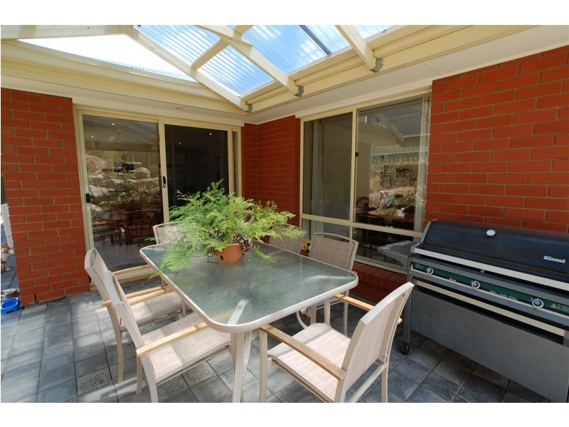 2 Ridge Place, Aberfoyle Park SA 5159