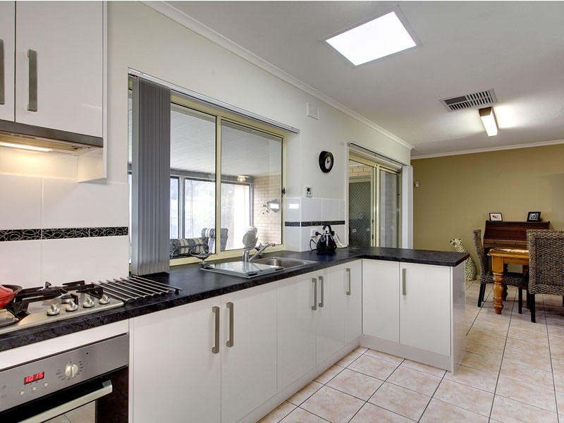 4 Janet Crescent, Morphett Vale SA 5162