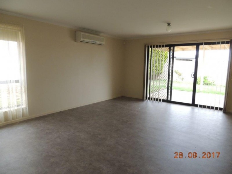 22 Kari Crescent, Huntfield Heights SA 5163