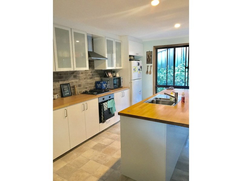 1 HOLT COURT, Trott Park SA 5158