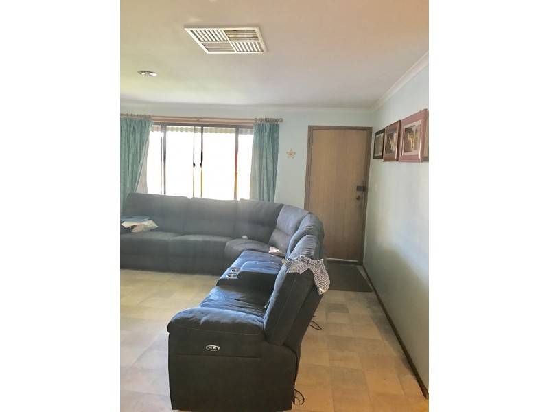 1 HOLT COURT, Trott Park SA 5158