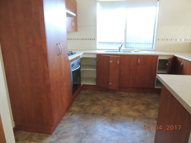 17 Yenda Street, O’sullivan Beach SA 5166