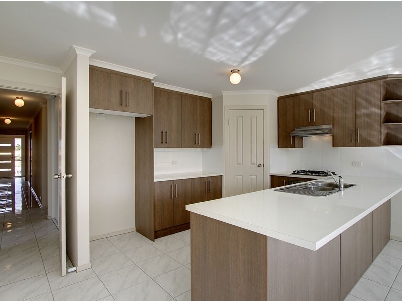 16 Yarr Crescent, Seaford Meadows SA 5169