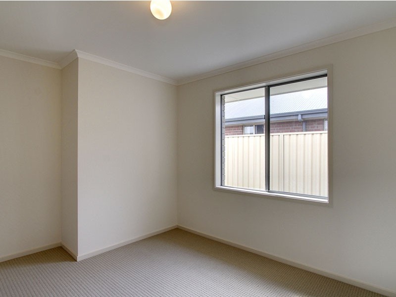 16 Yarr Crescent, Seaford Meadows SA 5169