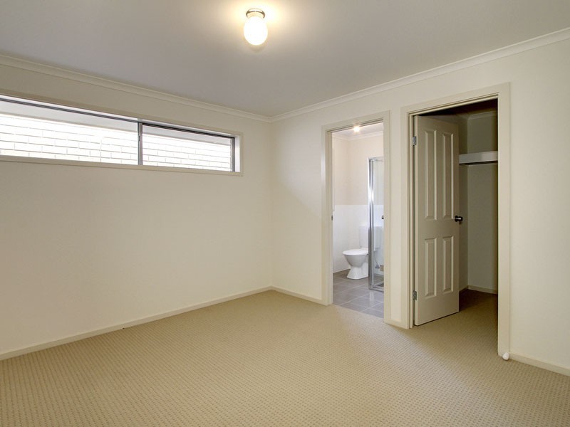 16 Yarr Crescent, Seaford Meadows SA 5169