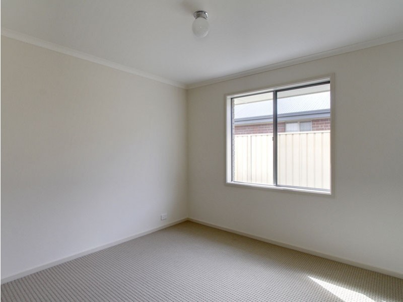 16 Yarr Crescent, Seaford Meadows SA 5169