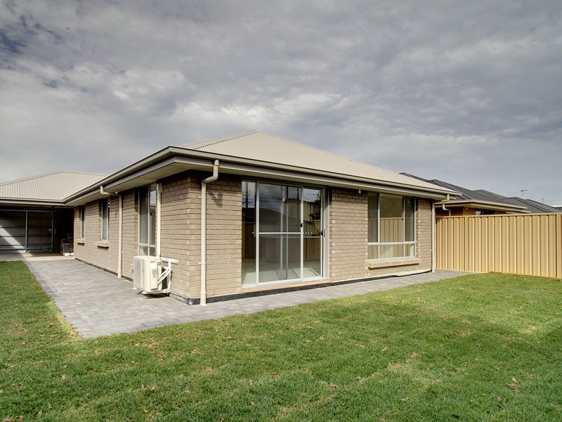 16 Yarr Crescent, Seaford Meadows SA 5169