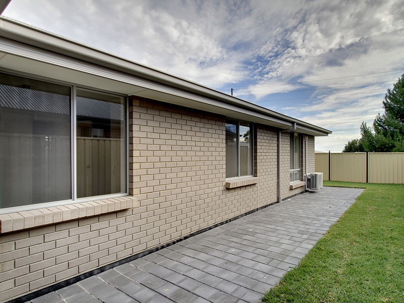 16 Yarr Crescent, Seaford Meadows SA 5169