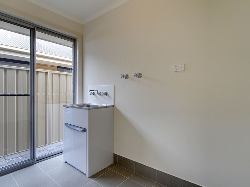 16 Yarr Crescent, Seaford Meadows SA 5169