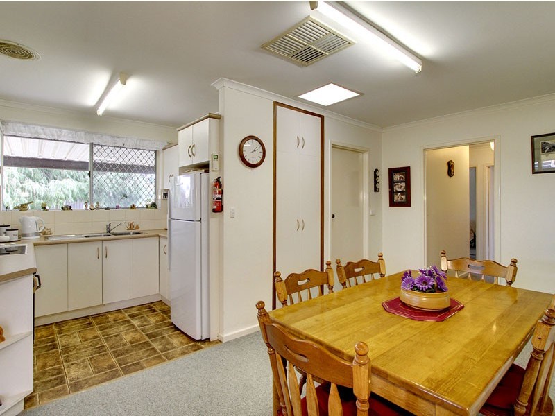 19 Weeroona Avenue, Port Noarlunga South SA 5167